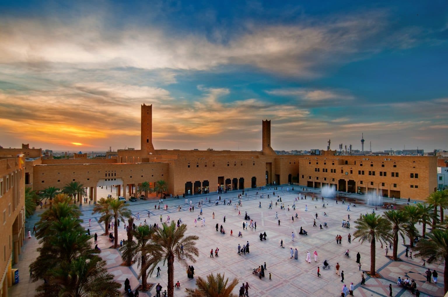 جولة في قصر الحكم وبرج الفيصلية