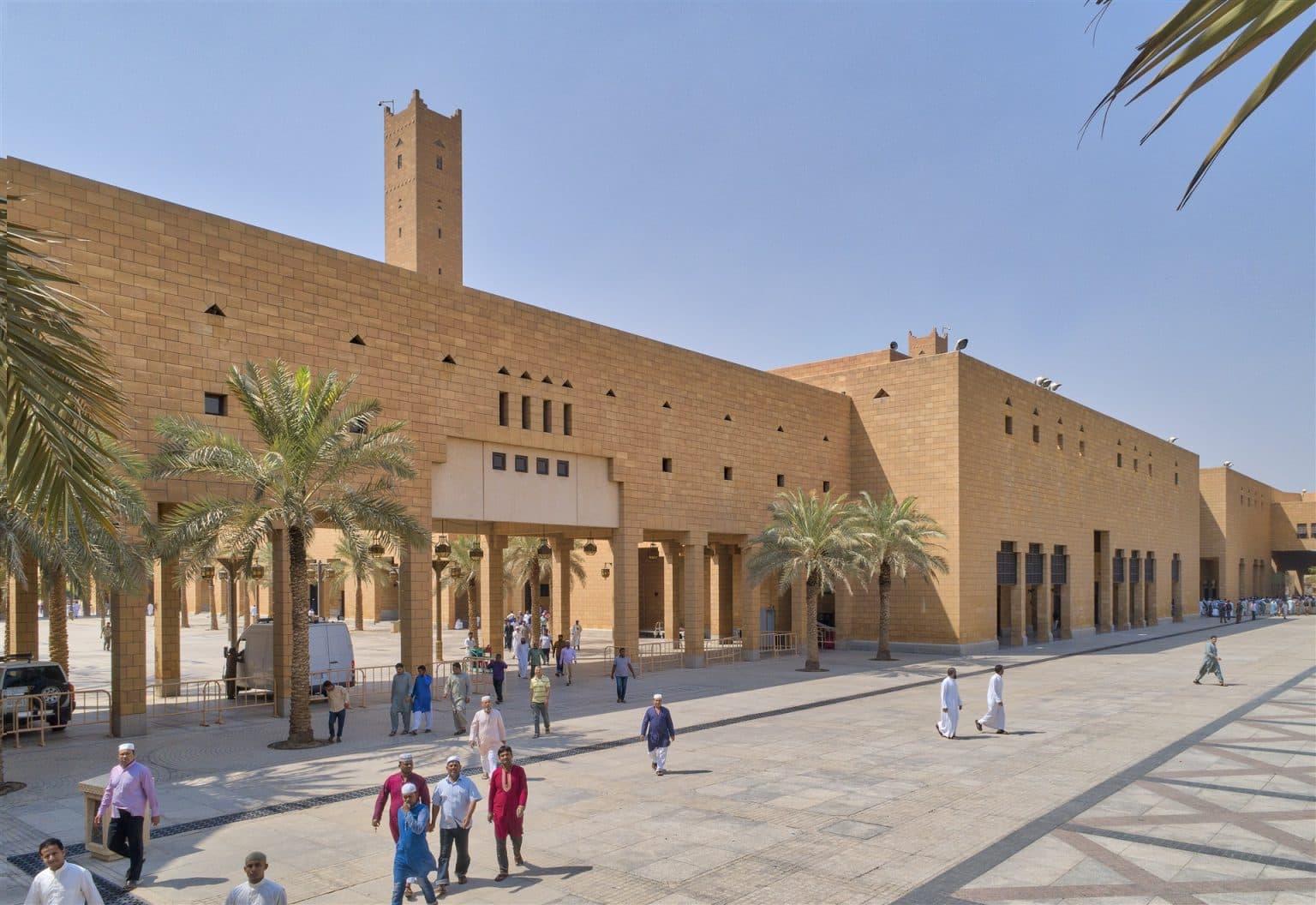 جولة في قصر الحكم وبرج الفيصلية