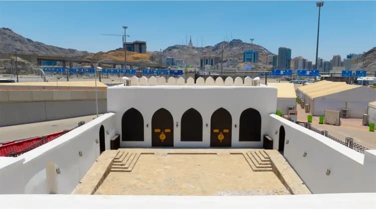 تجوّل مع مرشدك الخاص في مكة المكرمة
