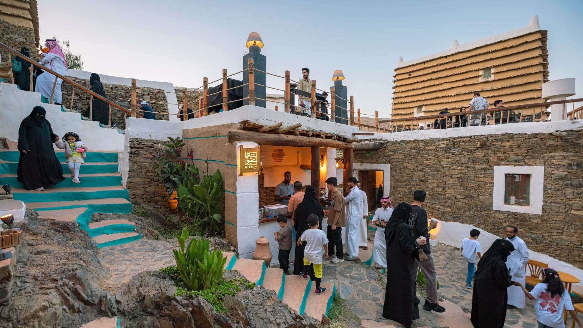 Rendez-vous dans le quartier historique de Tabab et profitez-en pour visiter les palais d'Abu Nuqta al-Mutahmi.